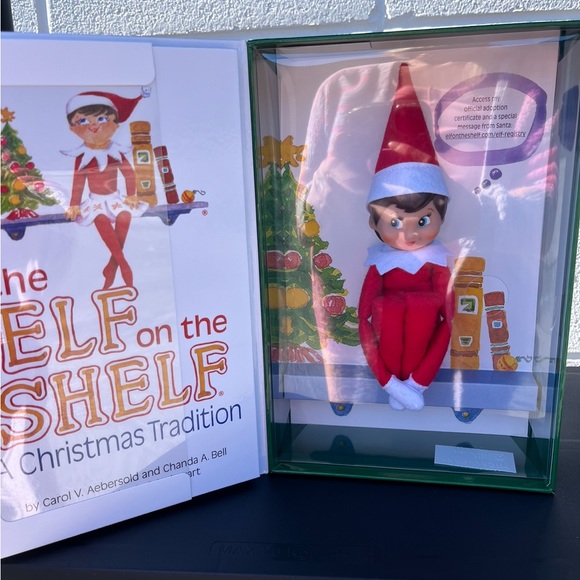 Elf on the shelf *girl* - Picture 3 of 4